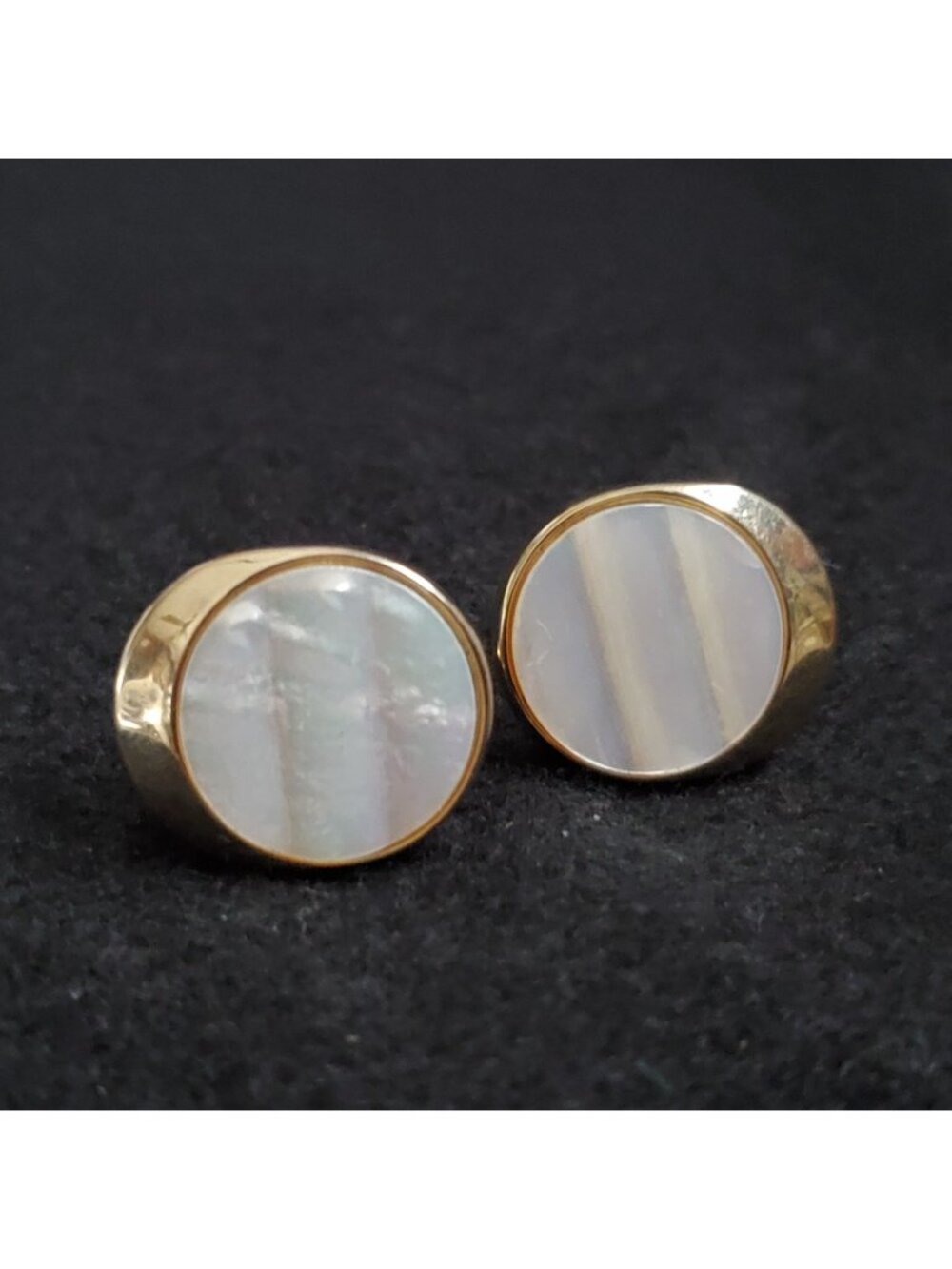 Vintage Swank Cufflinks Mother Of Pearl Ribbed Gold Tone Pair 7/8"